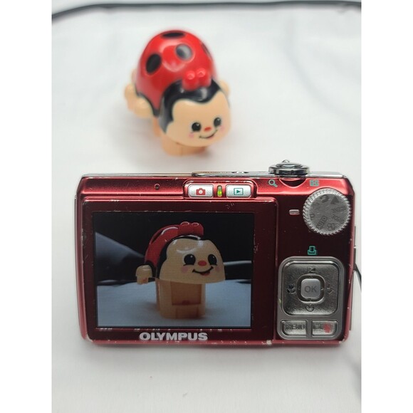 Olympus FE-280 8.0MP Red Digital Camera With Case - Picture 3 of 9